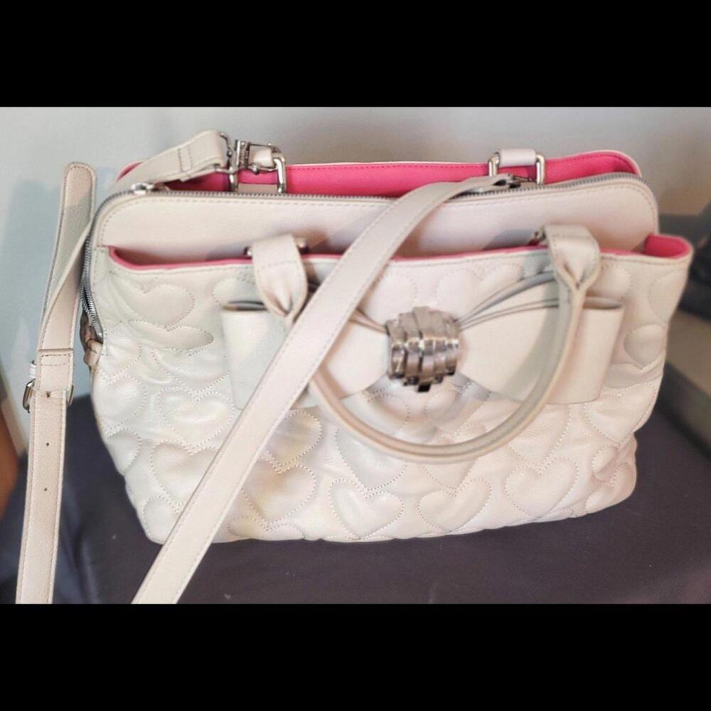 Betsey Johnson large shoulder bag cream w/silver hardware pink/multi interior - Picture 2 of 8